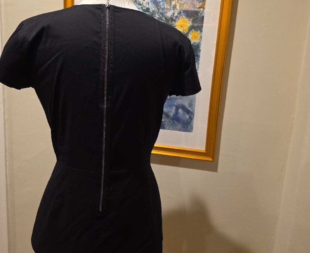 Theory Classic Black Short Sleeve Blouse - Picture 6 of 12
